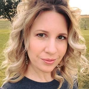 Meet your Posher, Stacy